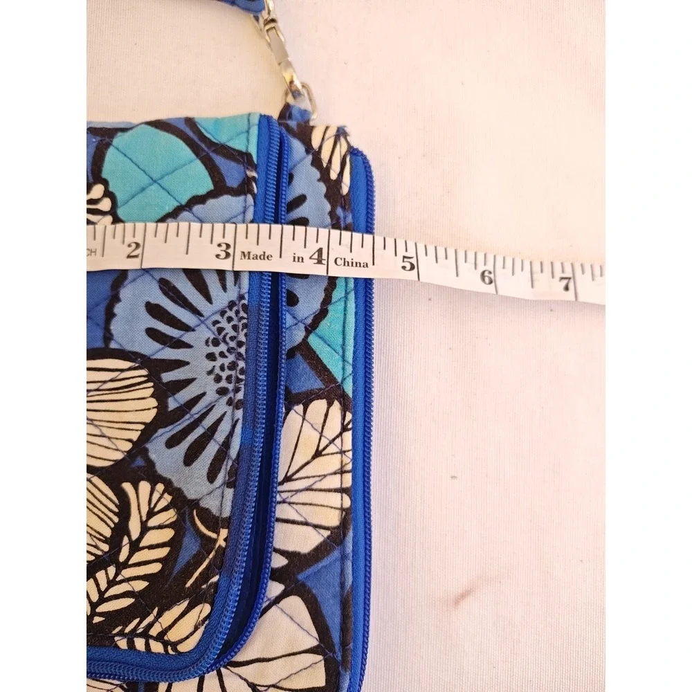 Vera Bradley Women's Wallet‎ Floral Bursts Blue ID Credit card holder Travel